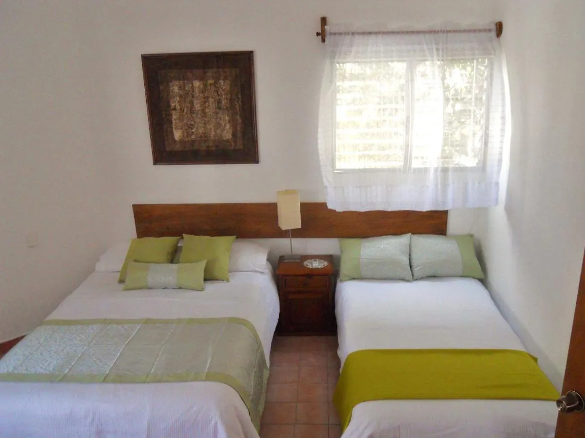 Los Caracoles Bed & Breakfast Cancun 3*,  Mexico