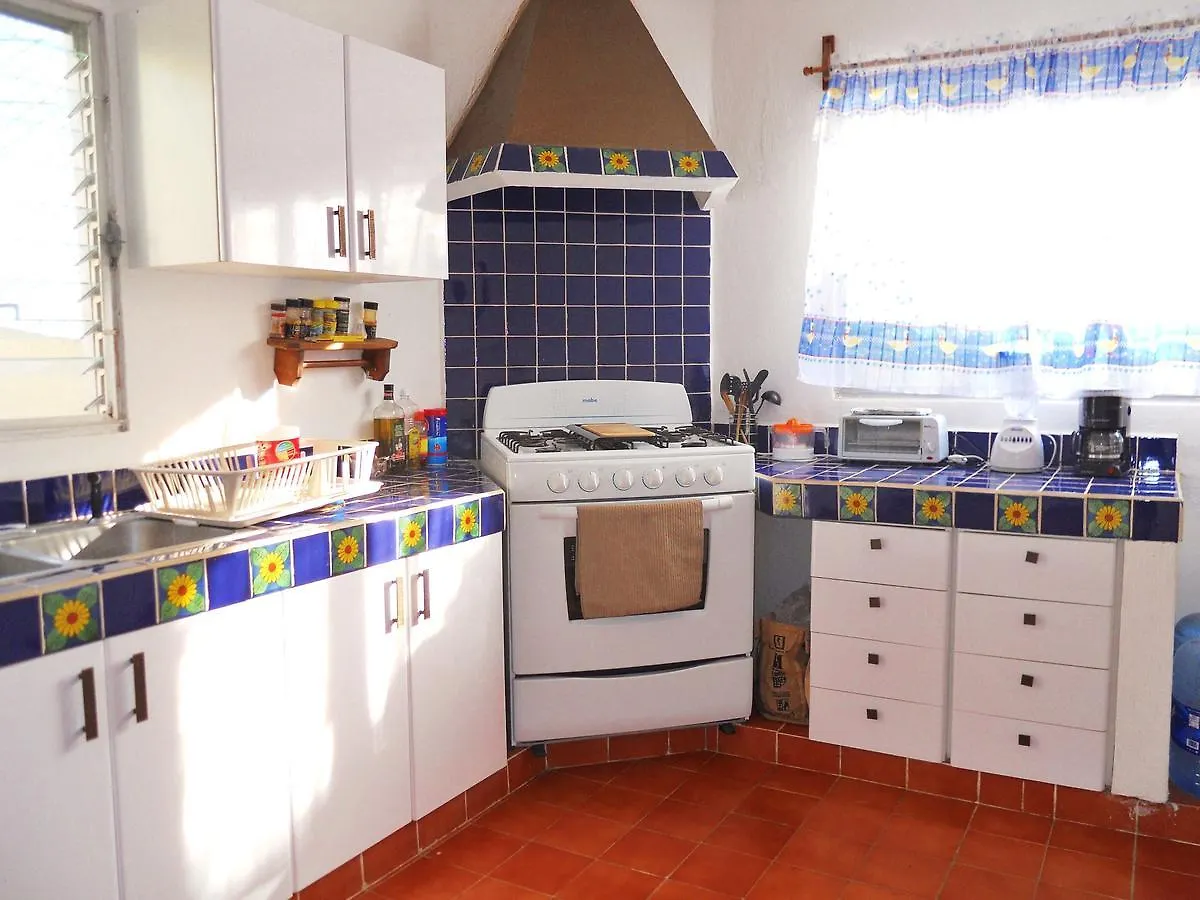 Los Caracoles Bed & Breakfast Cancun 3*,